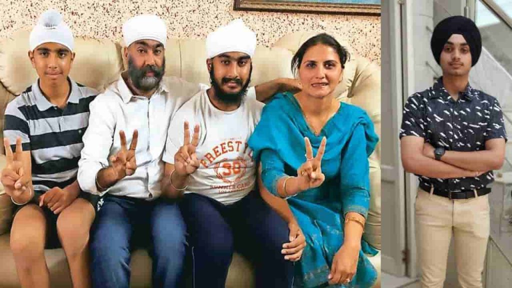 jee mains 2021 topper guramrit singh with his parents and bother