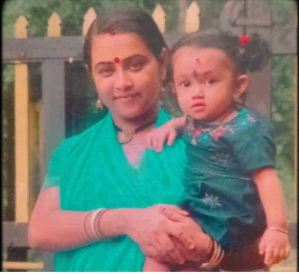 Young Divyani Mondal with her mother Indrani Mondal